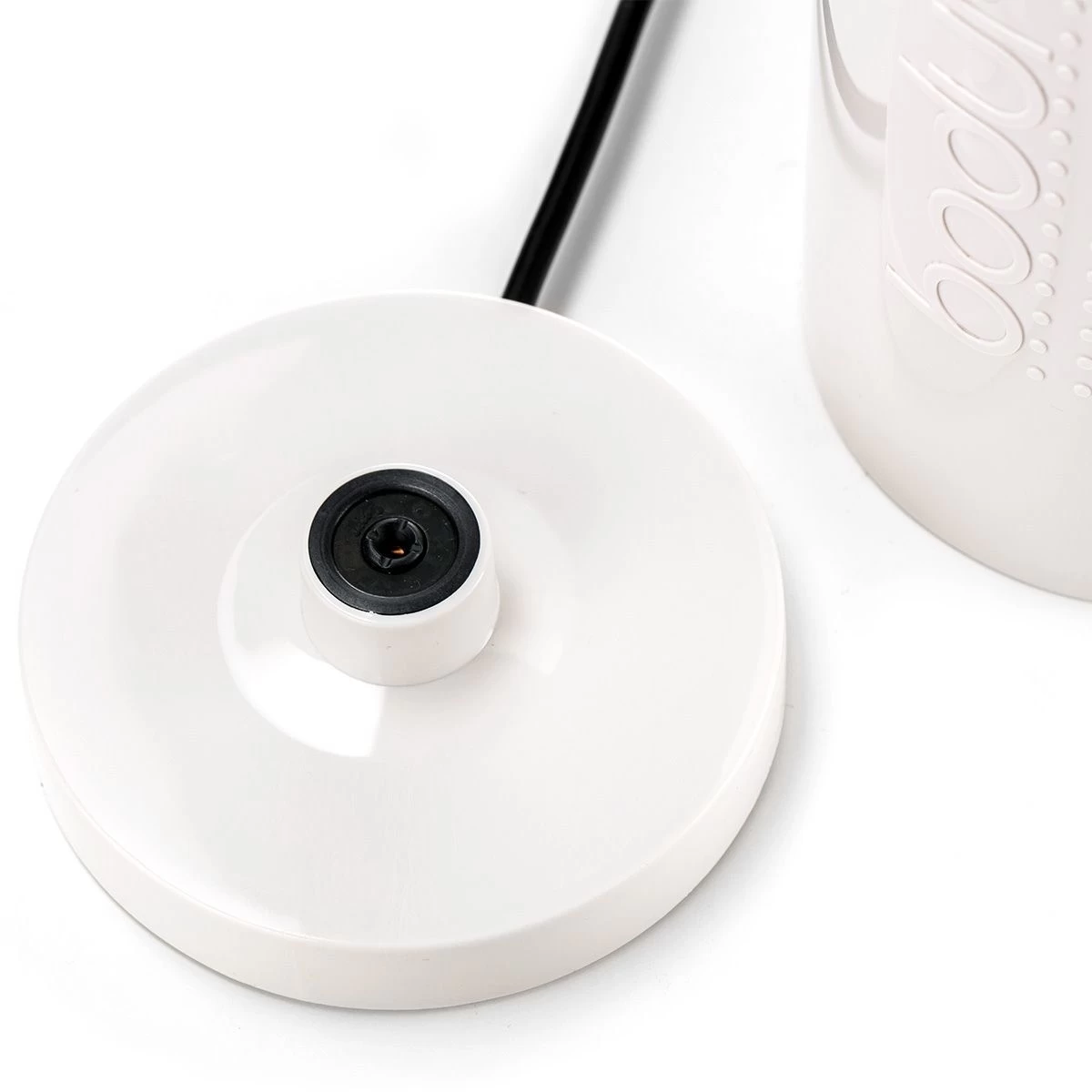 Bodum 0.5L White Bistro Kettle 6 Bodum 0.5L White Bistro Kettle - Image 4