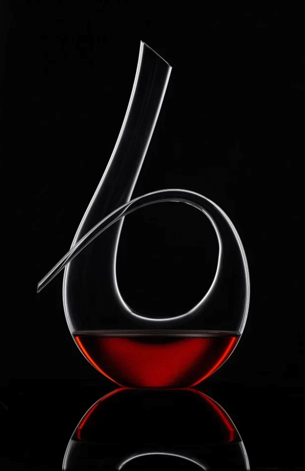 Brilliant Toulouse Twisted Horn Wine Decanter, 1L 4 Brilliant Toulouse Twisted Horn Wine Decanter, 1L - Image 2