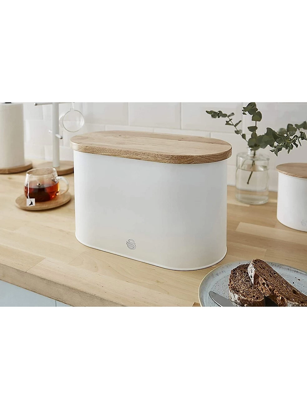 Nordic Collection Bread Tin With Bamboo Lid, White 5 Nordic Collection Bread Tin With Bamboo Lid, White - Image 3