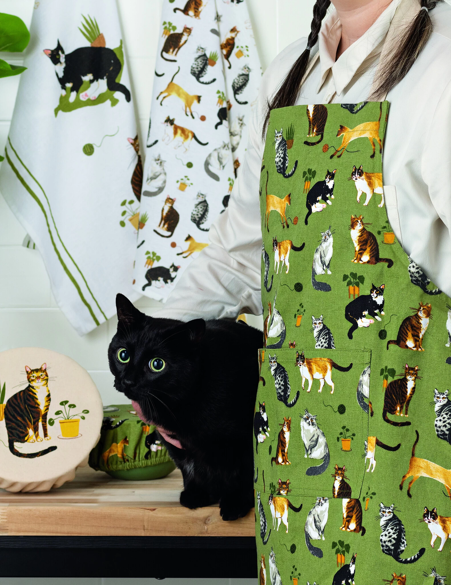 Now Designs Cat Collective Kids Chef Apron 6 Now Designs Cat Collective Kids Chef Apron - Image 4