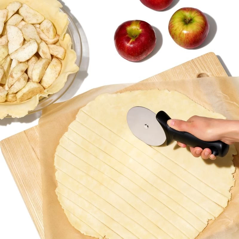 OXO Pizza Wheel 4 OXO Pizza Wheel - Image 2