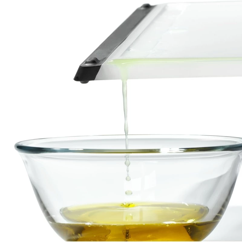 OXO Prep Cutting Board 18 X 28cm 4 OXO Prep Cutting Board 18 X 28cm - Image 2