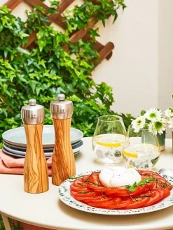 Peugeot ''Fidji'' 15 Cm Manual Salt Mill In Olive Wood -Home-Kitchen peugeot peugeot fidji 15 cm manual salt mill in ol 4