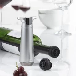 Trudeau Wine Pump And 2 Stoppers